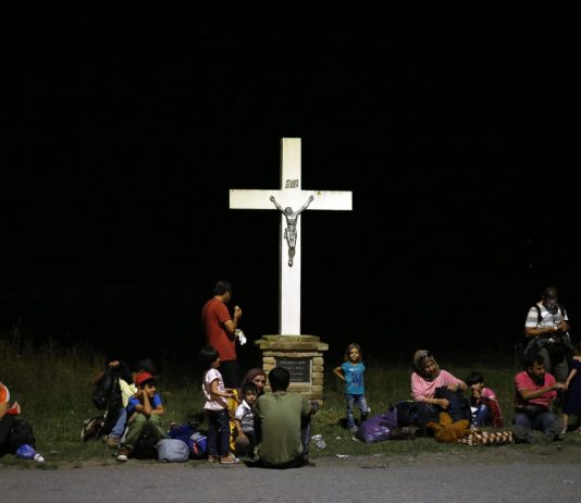Dignidad humana, bien común y migraciones Doctrina Social de la Iglesia -La Iglesia comunidad cristiana
