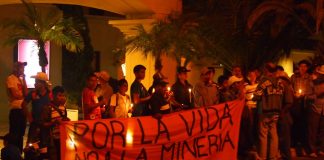 El desarrollo en el mensaje del Papa Francisco los pobres no solo sufren las injusticias sino que luchan contra ellas. Se organizan, trabajan y practican esa solidaridad especialísima que se crea entre quienes sufren