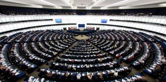 El dominio de la técnica El triunfo de los potentísimos nuevos soportes tecnológicos en la vida de las personas y de la colectividad plantea nuevos interrogantes, impone una relectura del mismo principio del destino universal de los bienes de la Tierra