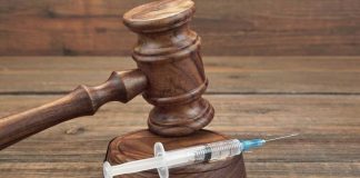 Sobre el final de la vida "Se ha querido proceder por etapas para introducir en Italia el «derecho a morir» mediante normas jurídicas presentados como humanas y solidarias "