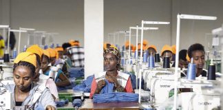 3 claves de la Doctrina Social de la Iglesia sobre el trabajo trabajo fabricas mujeres