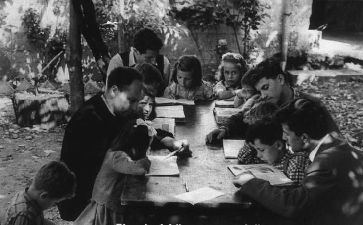 Lección para el presente, luz para el futuro La sociedad necesita jóvenes y adultos que conozcan la historia, las profundas y ricas raíces espirituales de nuestros pueblos.