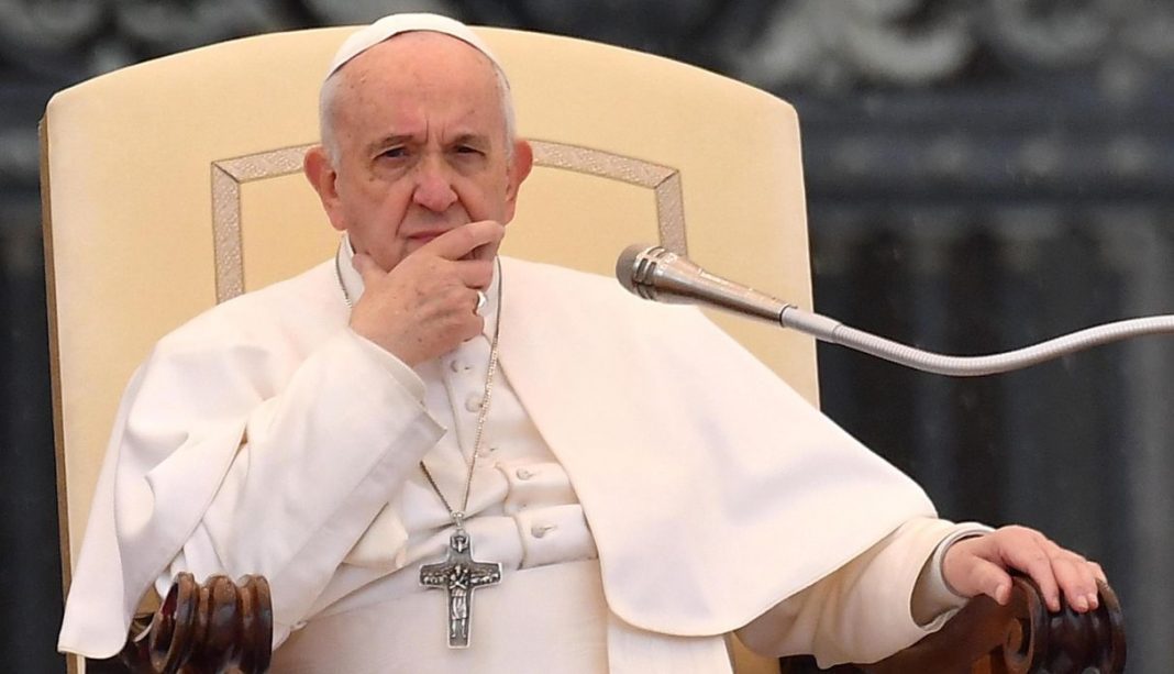 EPA150. CIUDAD DEL VATICANO (VATICANO), 10/04/2019.- El papa Francisco preside la audiencia general semanal, este miércoles, en la plaza de San Pedro del Vaticano.