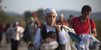 Fraternidad es ensuciarse las manos en las periferias del mundo como Jesús