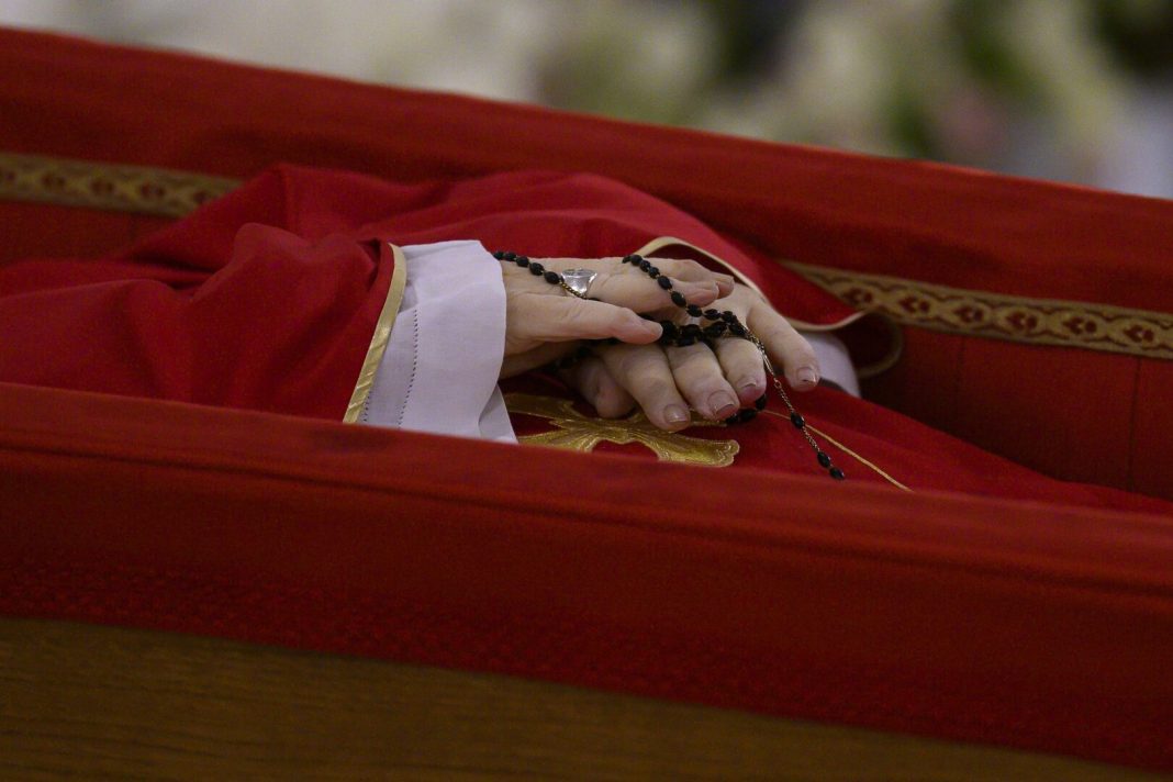 papa-francisco-feretro22042025