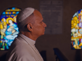 Reza con el Papa: Por el desarme y la paz